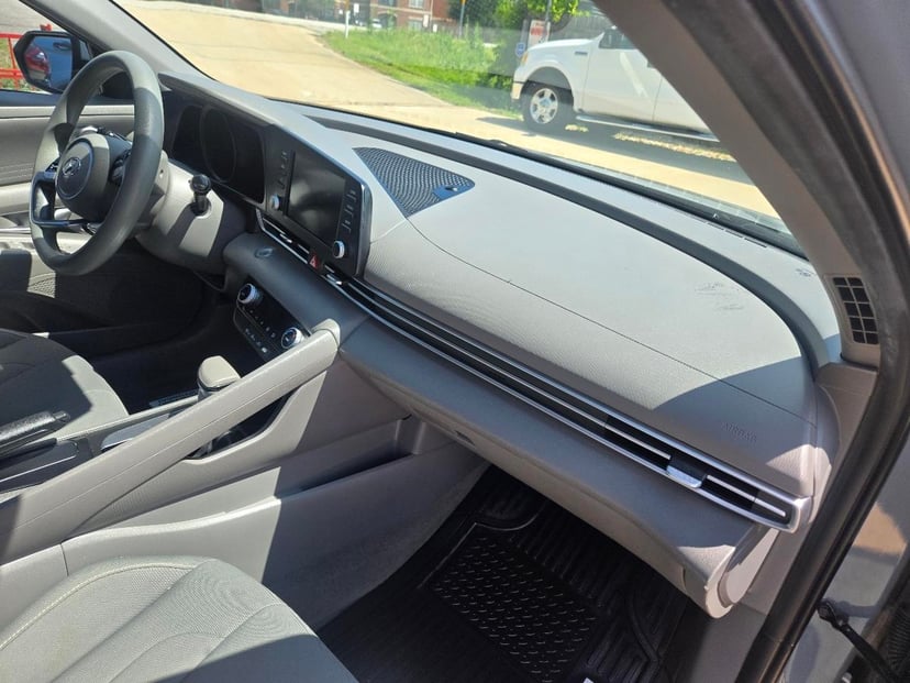2021 HYUNDAI Elantra - Image 17