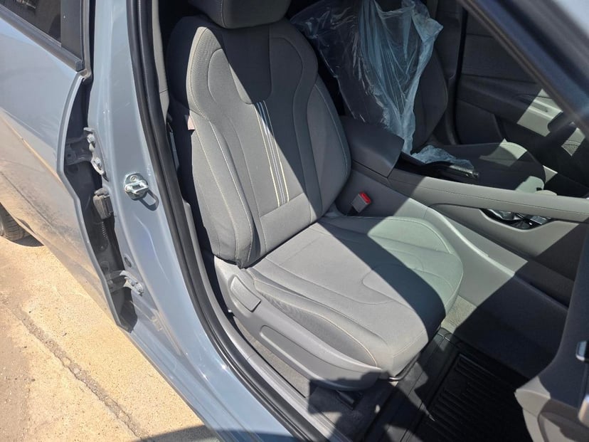 2021 HYUNDAI Elantra - Image 10