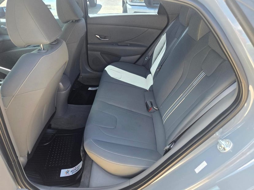 2021 HYUNDAI Elantra - Image 12