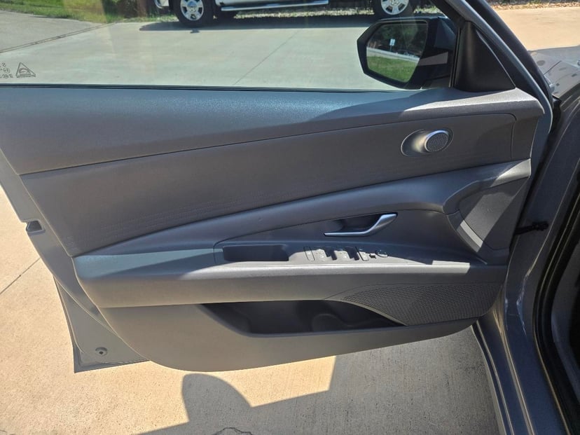 2021 HYUNDAI Elantra - Image 18