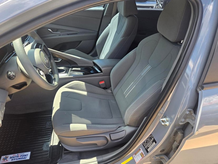 2021 HYUNDAI Elantra - Image 8