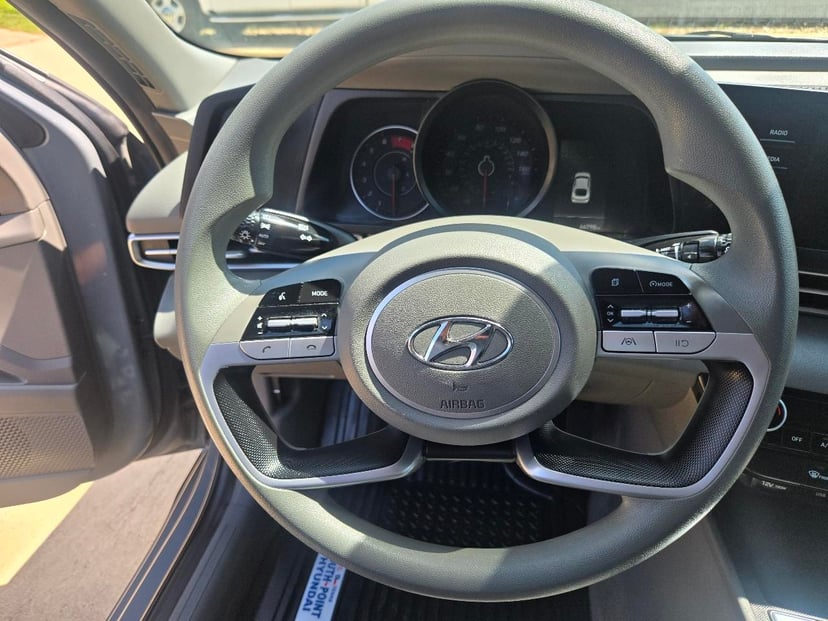 2021 HYUNDAI Elantra - Image 13