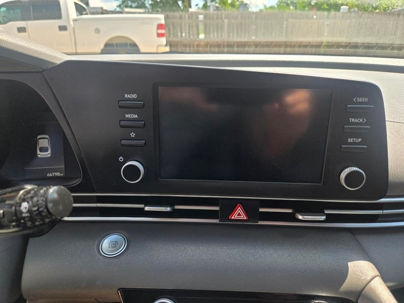 2021 HYUNDAI Elantra - Image 14
