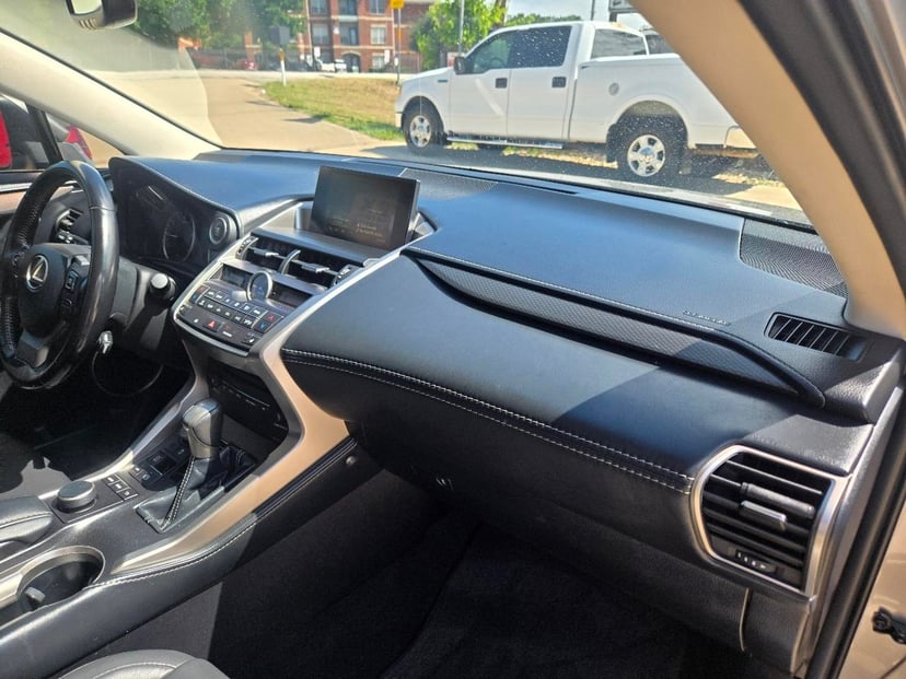 2017 LEXUS NX - Image 18