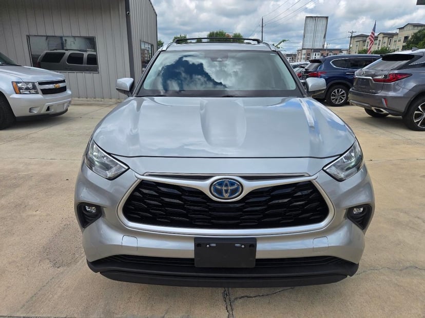 2020 TOYOTA Highlander - Image 2