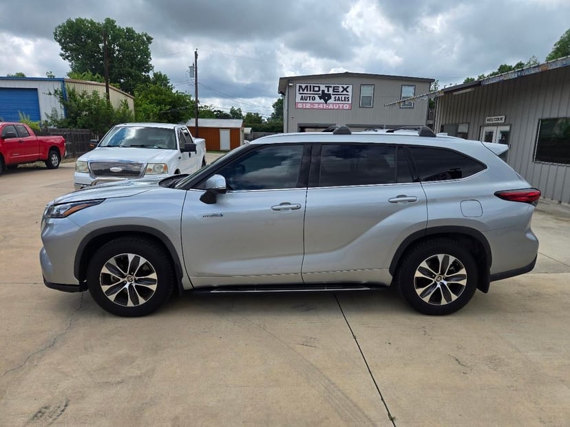 2020 TOYOTA Highlander - Image 3