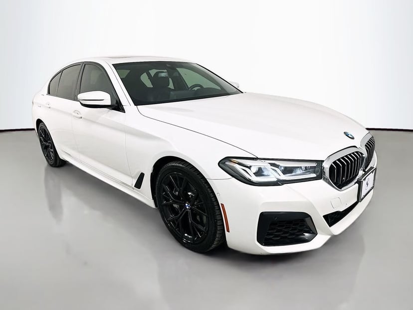 2022 BMW 540i - Image 2