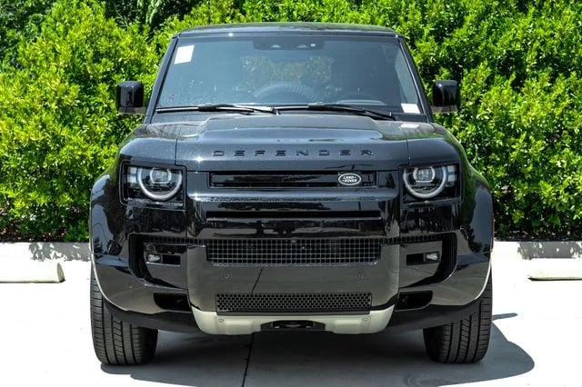 2026 Land Rover Defender - Image 3