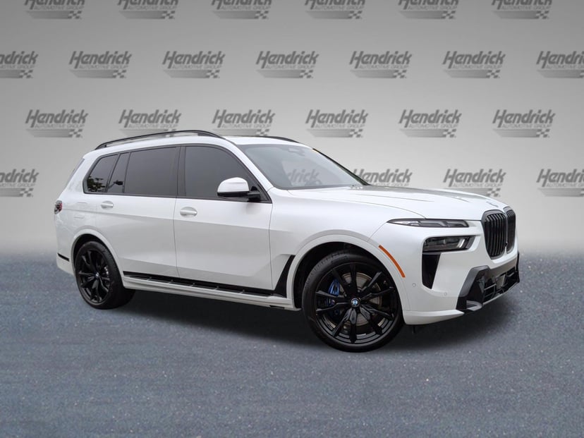 2025 BMW X7 - Image 1