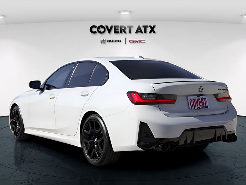 2025 BMW 3 Series - Image 3