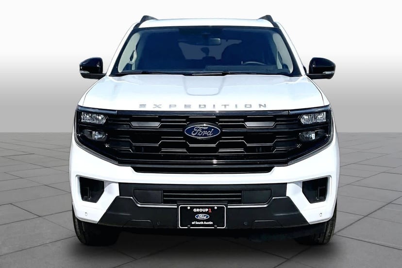 2025 Ford Expedition - Image 2
