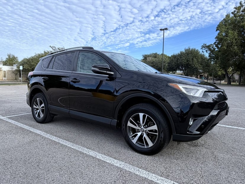 2018 Toyota RAV4 - Image 1