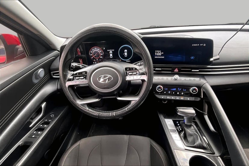 2023 Hyundai Elantra - Image 3