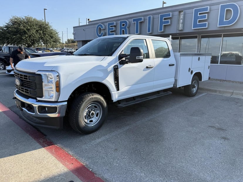 2027 Ford F-250 - Image 1