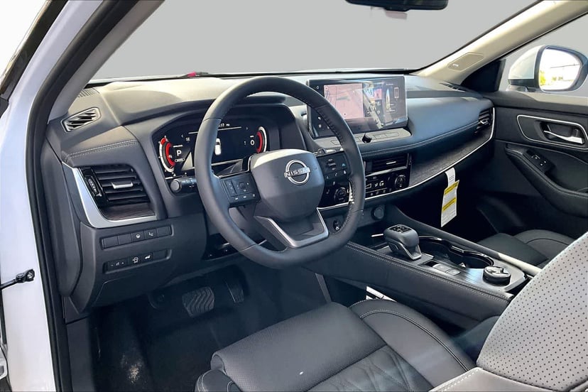 2026 Nissan Rogue - Image 3