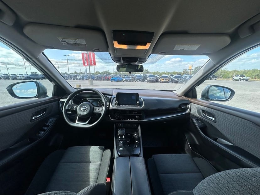 2023 Nissan Rogue - Image 3