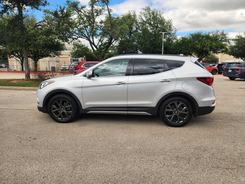 2018 Hyundai Santa Fe Sport - Image 2