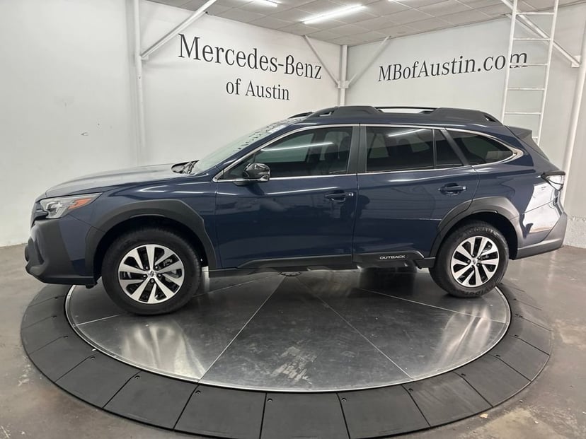 2025 Subaru Outback - Image 2