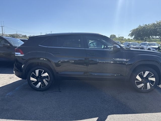 2026 Volkswagen Atlas Cross Sport - Image 2
