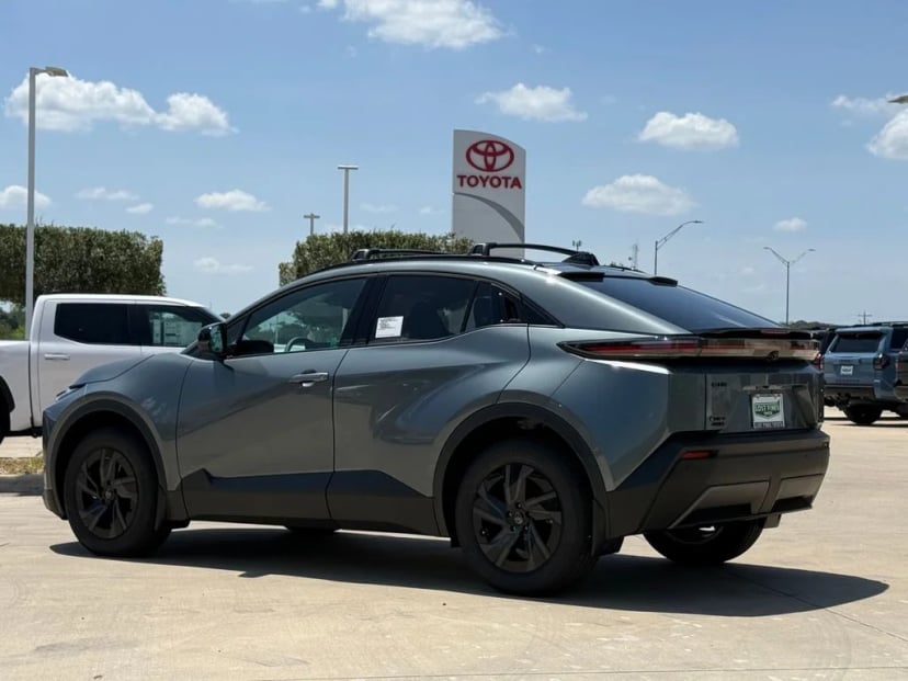 2026 Toyota C-HR - Image 2