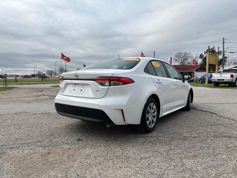 2025 Toyota Corolla - Image 2