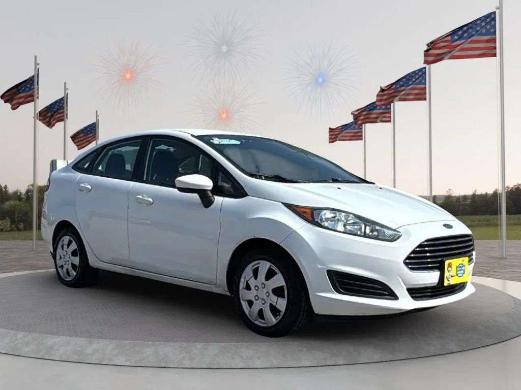 2016 Ford Fiesta - Image 1