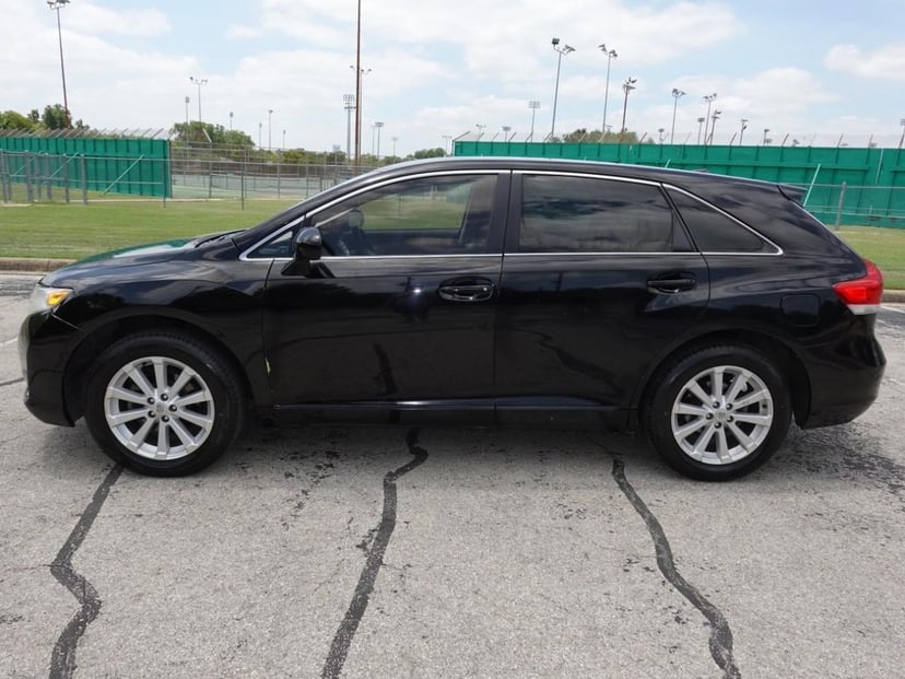 2009 Toyota Venza - Image 2