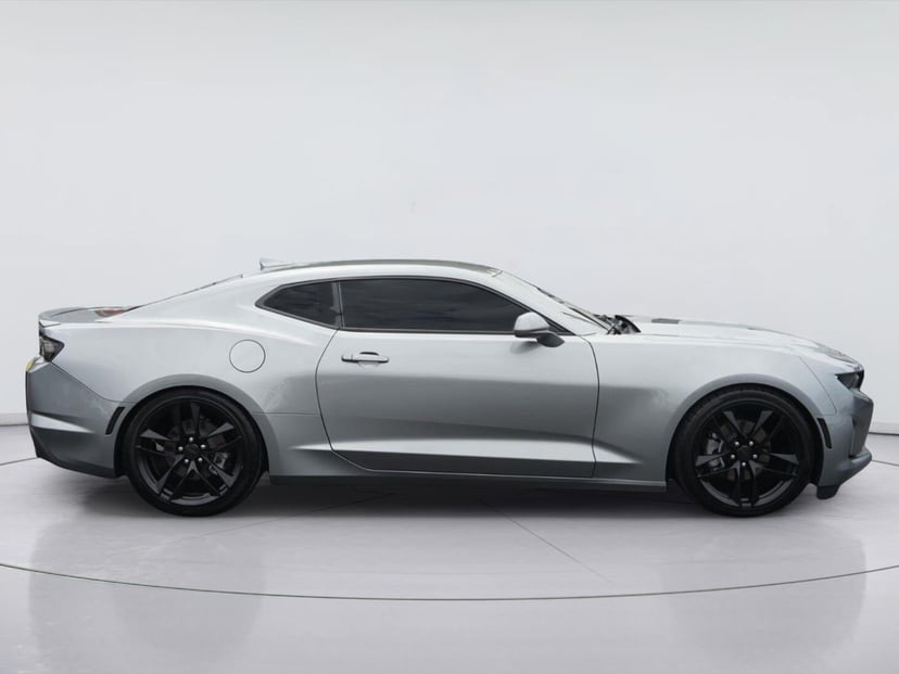 2023 Chevrolet Camaro - Image 2