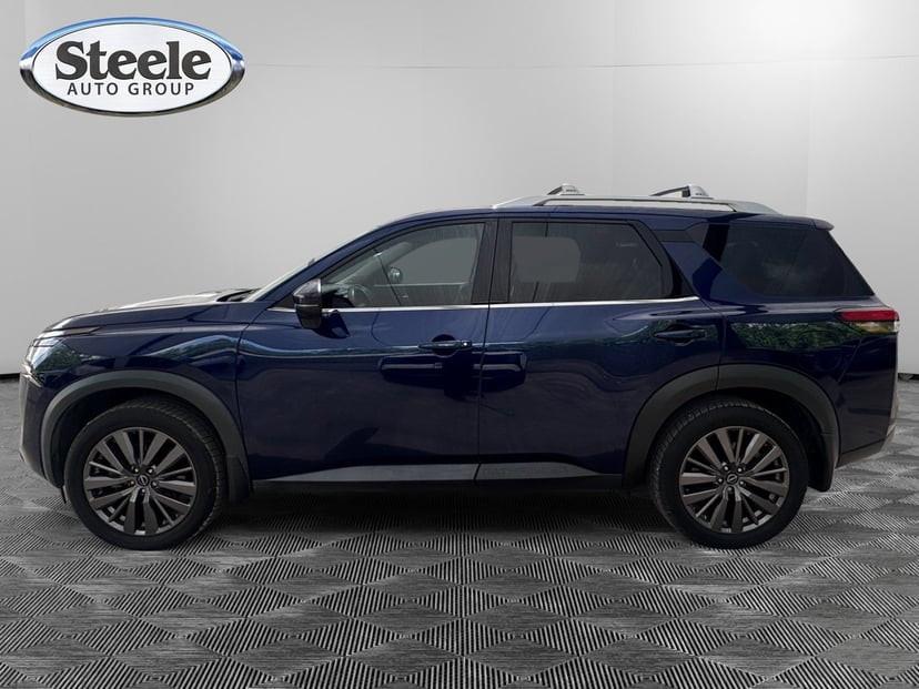 2022 Nissan Pathfinder - Image 2