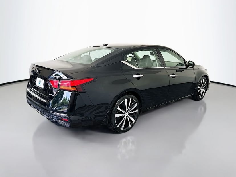 2020 Nissan Altima - Image 3
