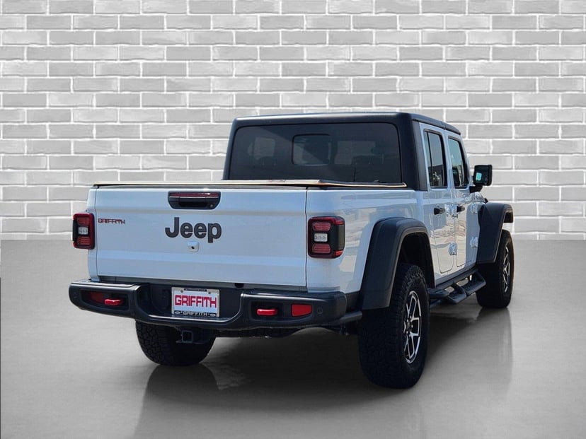 2024 Jeep Gladiator - Image 3