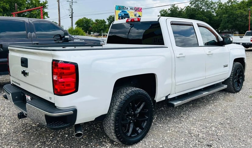 2017 Chevrolet Silverado 1500 Crew Cab - Image 2