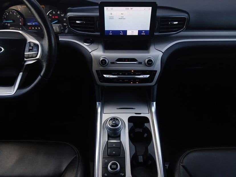 2024 Ford Explorer - Image 3
