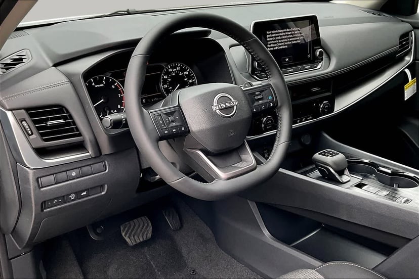 2026 Nissan Rogue - Image 3