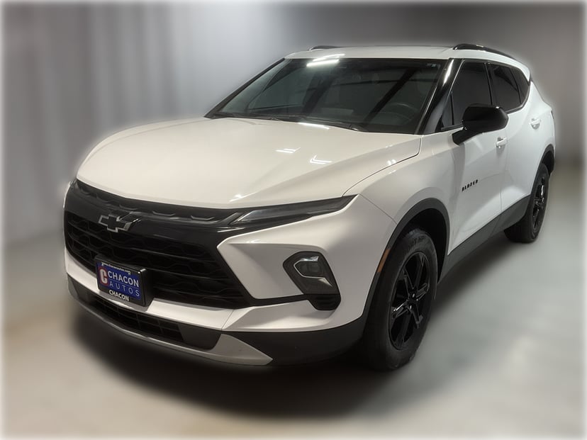 2023 Chevrolet Blazer - Image 2