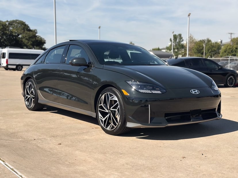 2023 Hyundai Ioniq 6 - Image 1
