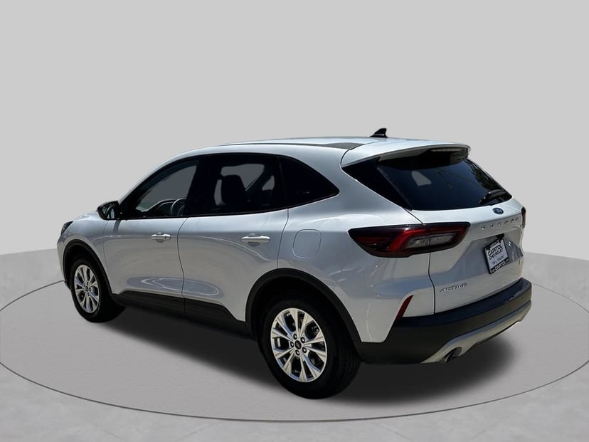 2025 Ford Escape - Image 3