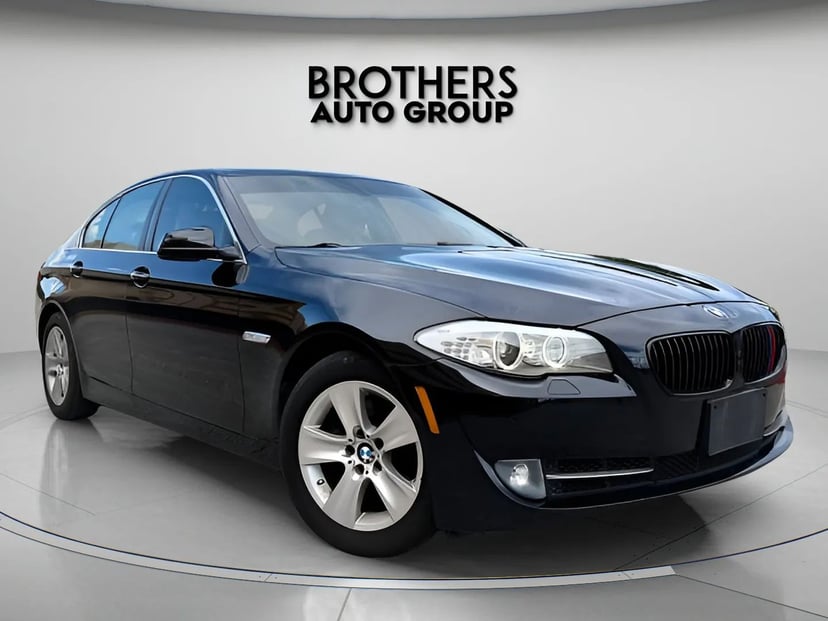 2013 BMW 528xi - Image 2