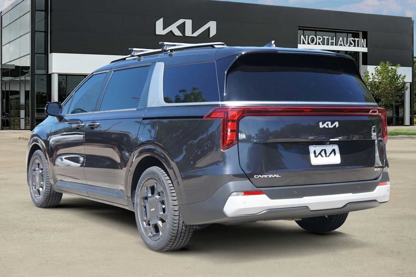 2025 Kia Carnival - Image 3