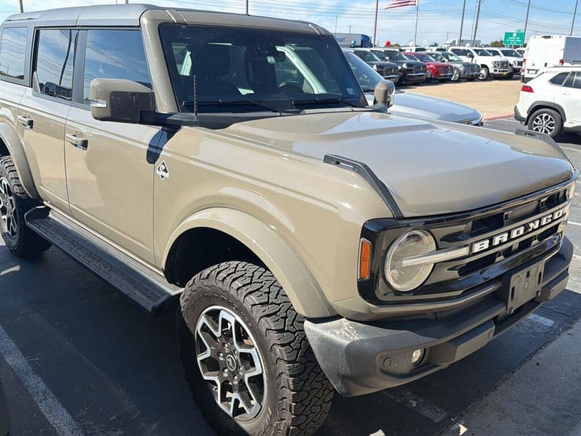 2025 Ford Bronco - Image 1