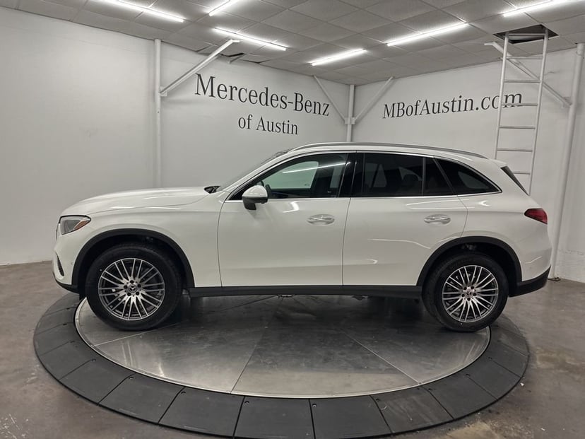 2026 Mercedes-Benz GLC - Image 2