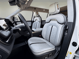 2024 Rivian R1S - Preview 5