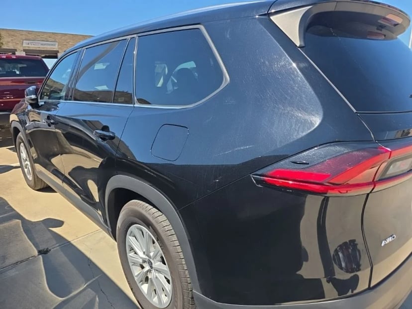 2025 Toyota Grand Highlander - Image 2