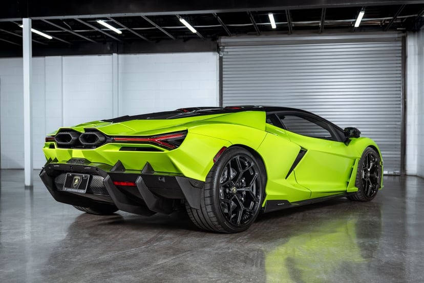 2026 Lamborghini revuelto - Image 3