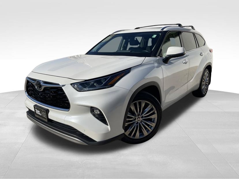 2021 Toyota Highlander - Image 1