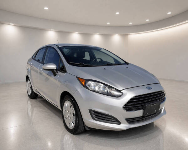 2014 Ford Fiesta - Image 1