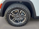2023 Jeep Grand Cherokee - Preview 8