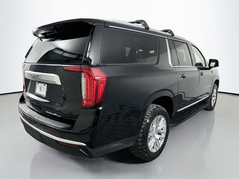 2023 GMC Yukon XL - Image 3