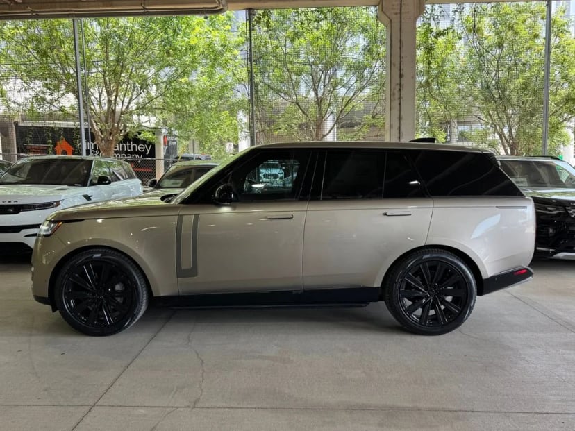 2026 Land Rover Range Rover - Image 3