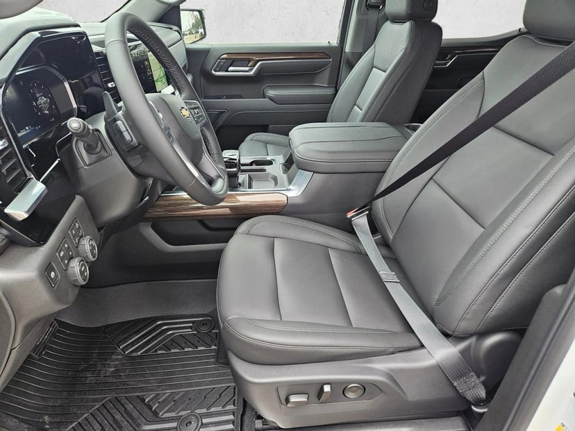 2026 Chevrolet Silverado - Image 3